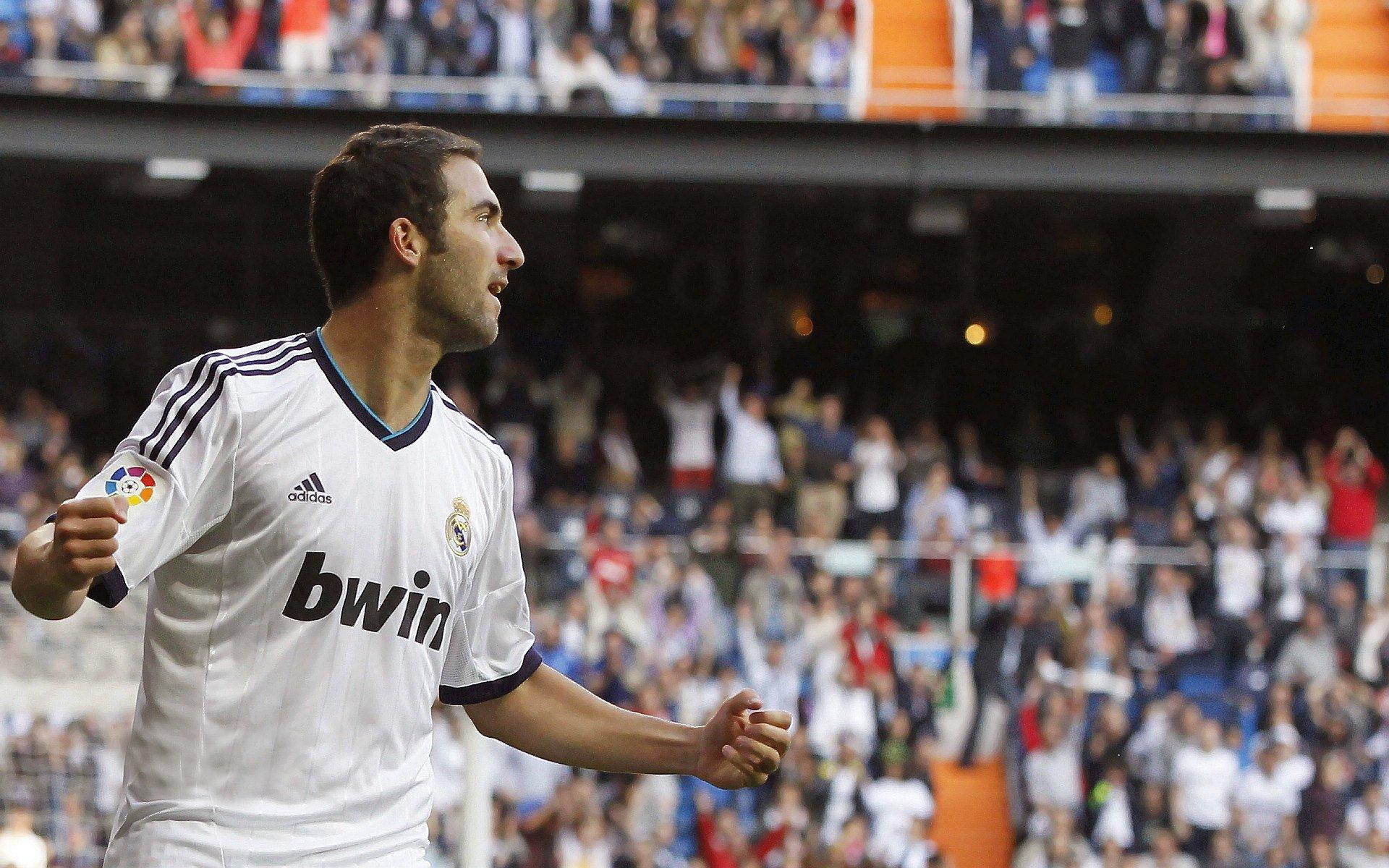 67年不败神话延续！三狮军团再克北爱，钢铁防线铸就传奇