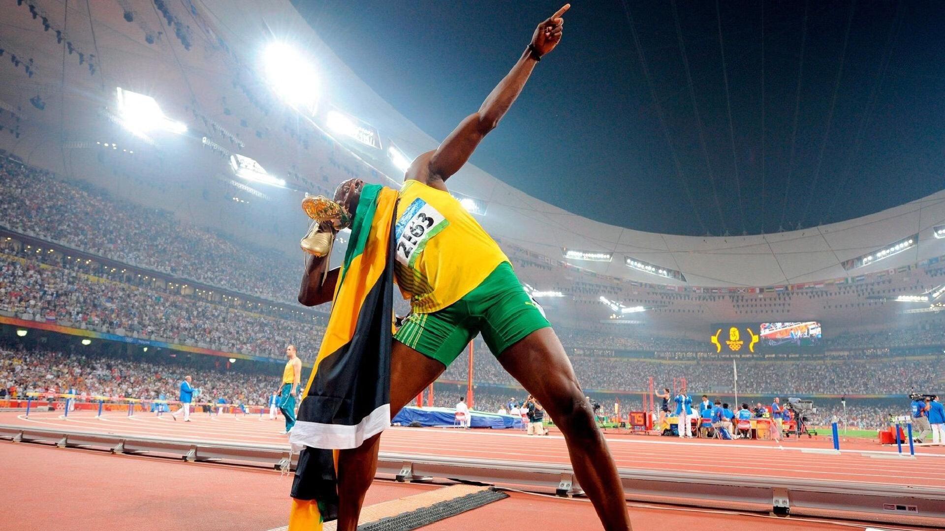 麦肯尼力挺队友，戴维无需致歉，失误是足球的一部分